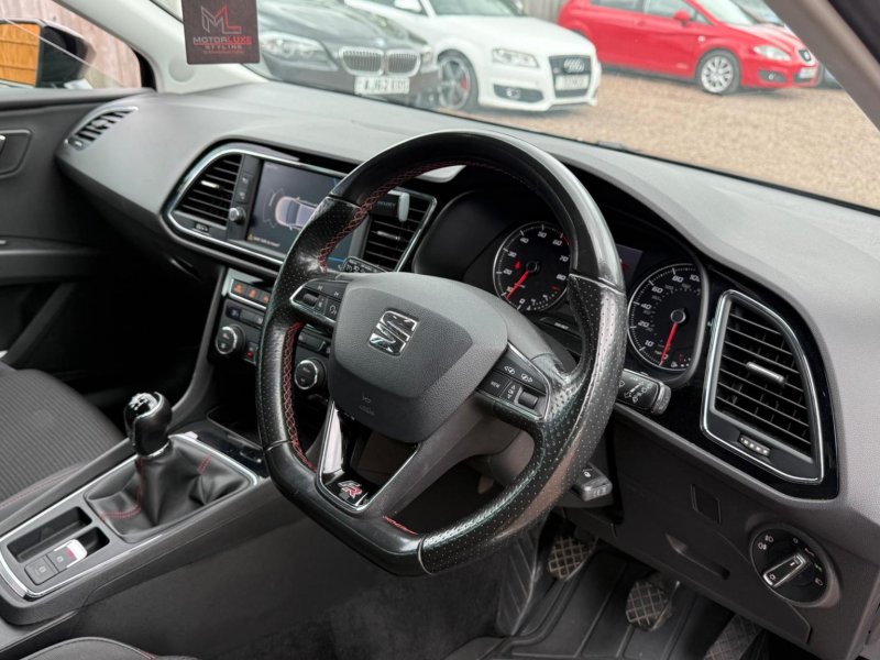 SEAT LEON
