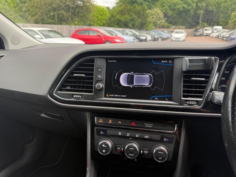 SEAT LEON