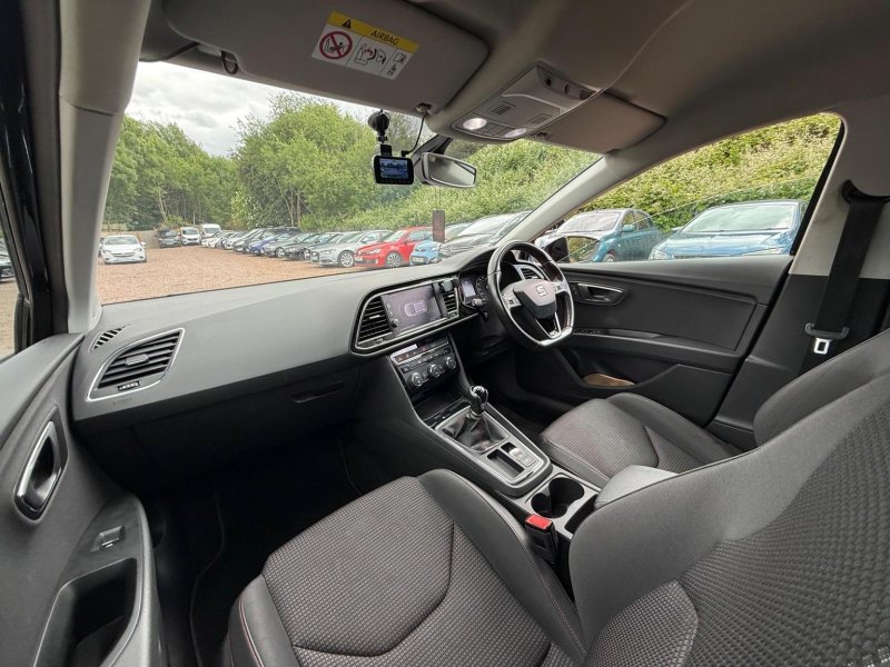 SEAT LEON