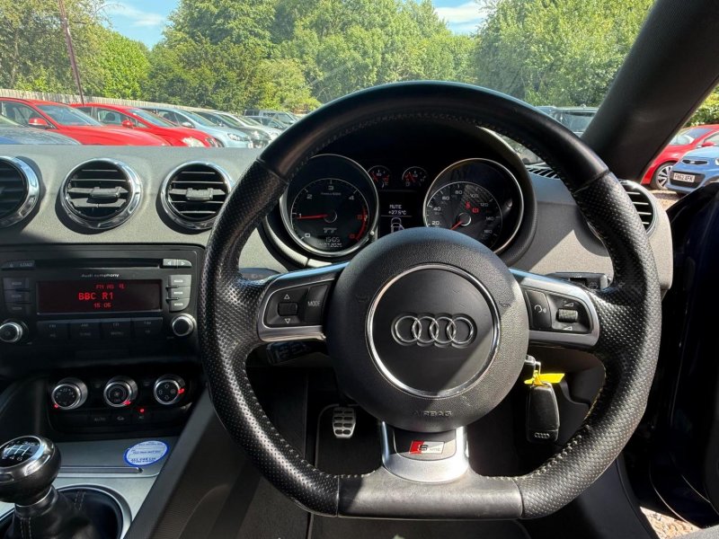 AUDI TT