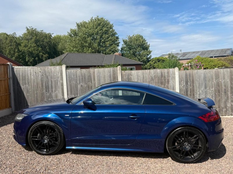 AUDI TT