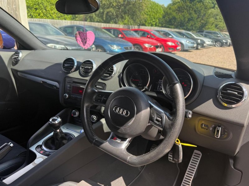 AUDI TT